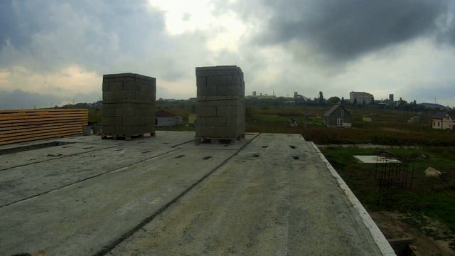 Монтаж плит перекрытия на стены второго этажа в доме из газобетона. смотреть онлайн
