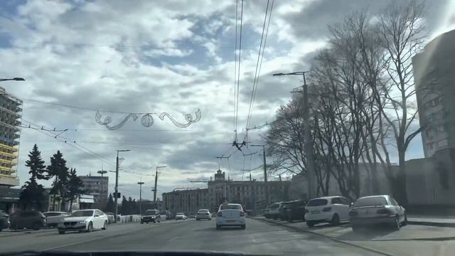 Субботний спокойный Кишинев. Пробок нет. Чистый и красивый город. Извините много не болтали :) смотреть онлайн
