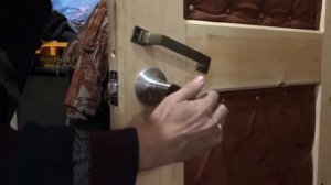 Вылетает ручка дверная - как закрепить ее.