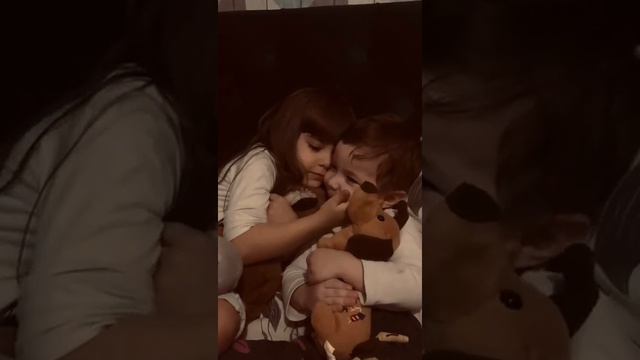 Нет ничего милее, Брат и Сестра смотреть онлайн