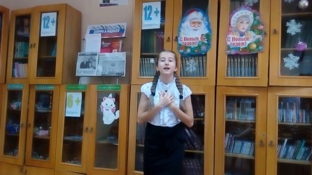 Страна читающая — Валерия Копылова читает произведение «Послушайте!» В. В. Маяковского смотреть онлайн