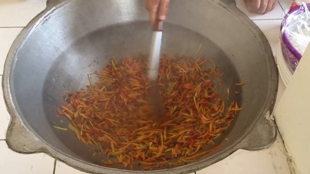 Ковурма лагман тайёрлаш| Preparation of fried lagman|жареные лагман смотреть онлайн