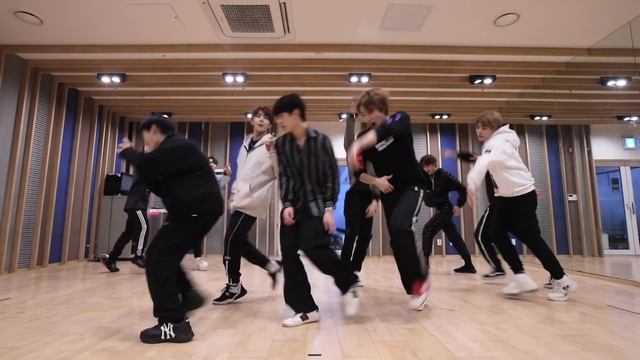 골든차일드(Golden Child) 'Pump It Up' Dance Practice смотреть онлайн