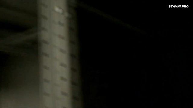 Шкаф в паркинге с электрической роллетой и металлическим стеллажом смотреть онлайн