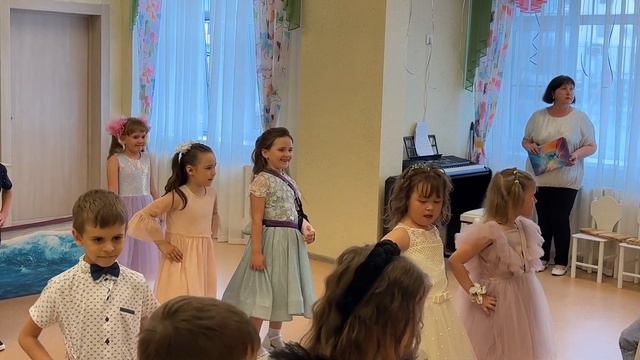 Выпускной из Детского Сада 2023 г. Скоро в школу. Съёмка на Iphone 13 + монтаж смотреть онлайн
