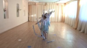 Танец  с лентами