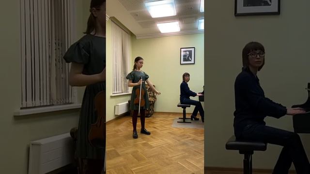 Соня Кантер Largo Veracini, Ries Perpetuum mobile смотреть онлайн