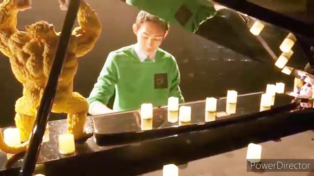 fernanfloo tocando giorno giovanna theme en el piano смотреть онлайн
