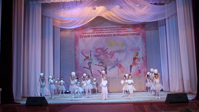 Образцовая студия современного эстрадного танца "Sky way". "Снеговик" смотреть онлайн
