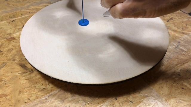 Акриловая заливка с двумя пластиковыми стаканчиками смотреть онлайн