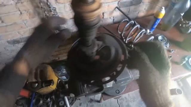 Toyota. RAV 4. Замена передней стойки. смотреть онлайн