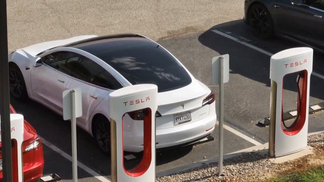 Tesla Bot Next-Gen Unveiling the Potential - How Far Will It Go in 2025? смотреть онлайн