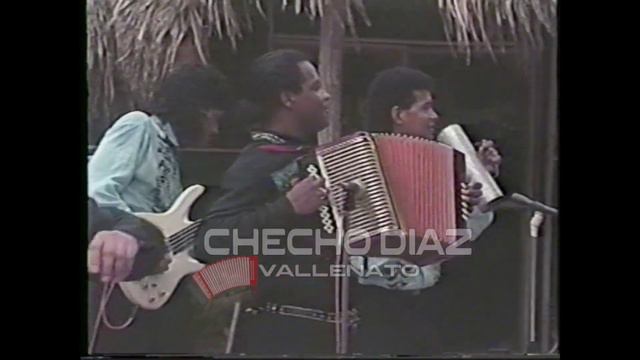 JESÚS MANUEL ESTRADA Y OMAR GELES: UNA DECEPCIÓN (LOS DIABLITOS) EN VIVO смотреть онлайн
