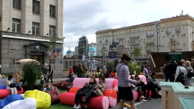 ДОРОГАЯ МОСКВА смотреть онлайн