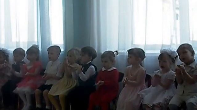 Наши детки! Малыши пекут пирожки для милых мамочек!Детский сад "Солнышко". смотреть онлайн