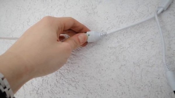 Китайская видеокамера HISEEU не включается