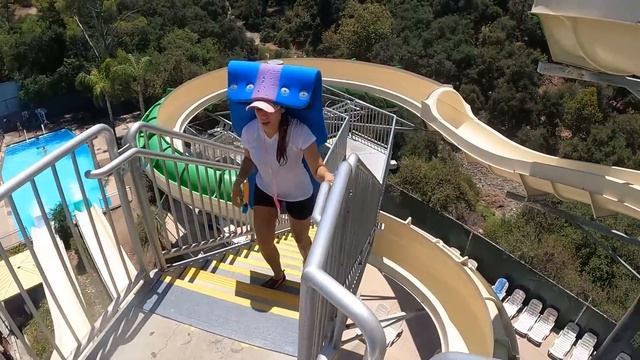 Last to LEAVE WATERPARK Wins $10,000! (INSANE CHALLENGE) | The Royalty Family смотреть онлайн