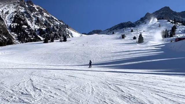 Ski resort Shymbulak. Kazakhstan. Горнолыжный курорт Шымбулак \ Чимбулак. смотреть онлайн