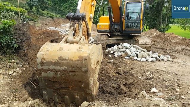 Hilly Tea Planting Zone-Hyundai Excavator Working-Drain Construction-Part 1 смотреть онлайн