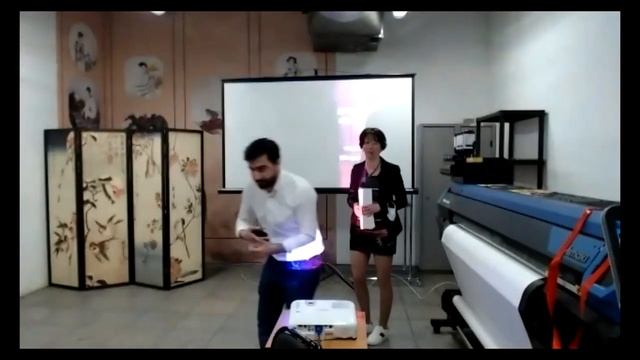 День открытых дверей 'Новые правила игры в цифровой текстильной печати и раскрое' смотреть онлайн