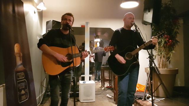 Smile Like You Mean It, The Mugs, live acoustic (The Killers cover) смотреть онлайн
