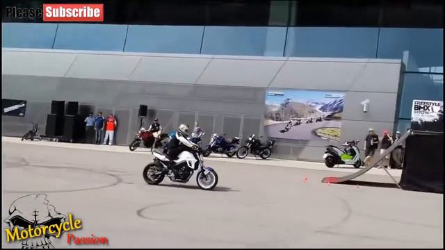 BMW F800R - BMW Street Fighter Bike, BigJim Stunt BMW Motorrad on a flying смотреть онлайн