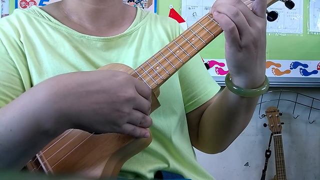 Ukulele - 演奏21.月亮代表我的心(21吋竹琴測試)