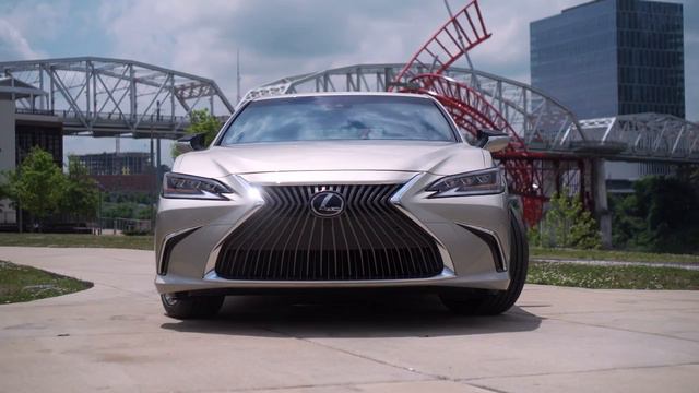 First Drive | 2018 Lexus ES 350 | Driving.ca смотреть онлайн