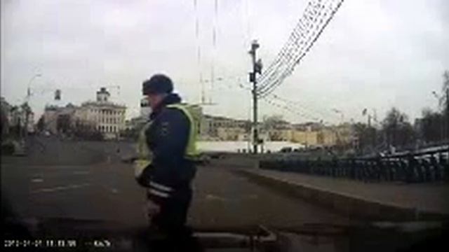 НАПЕРЕРЕЗ КОРТЕЖУ смотреть онлайн