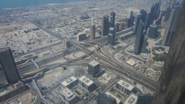 Дубай, Бурдж-Халифа, вид со смотровой площадки смотреть онлайн