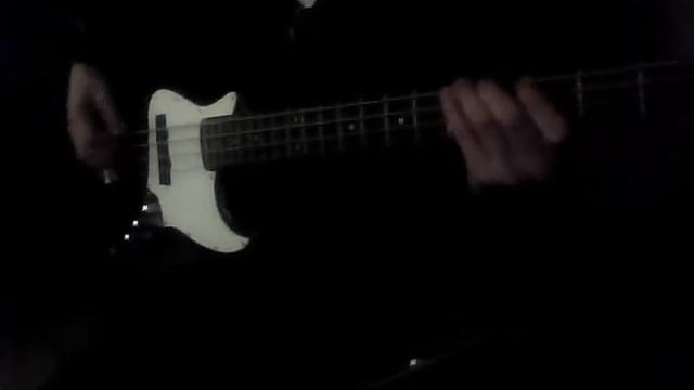 Jet - Are you gonna be my girl (bass cover) смотреть онлайн