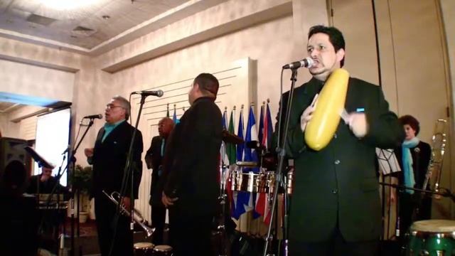 Ray Gonzalez ORQ,Canta Raul Santos, Ami Que смотреть онлайн