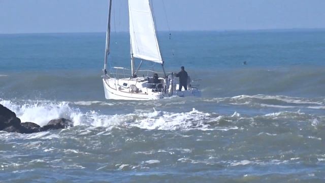 ? SPECTACULAIRE ? LA PASSE DE CAPBRETON EST DÉCHAÎNÉE ??⛵?️?? смотреть онлайн