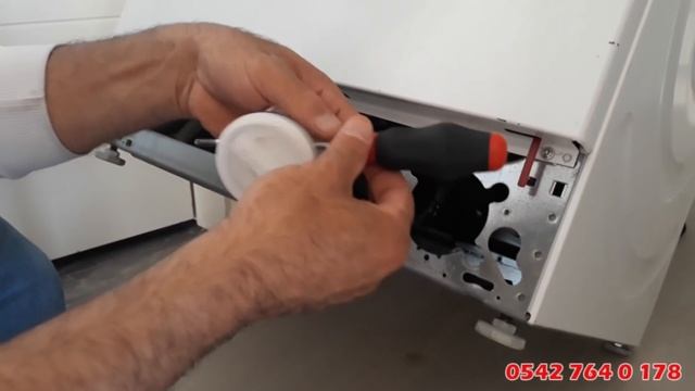 Bosch Logixx 8 Çamaşır Makinesi Su Tahliyesi Neden Çalışmaz? F18 Arızası Tamiri! F18 Hatası!