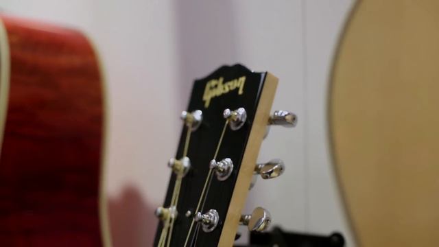 Gibson J-29 Acoustic Guitar - NAMM 2014 смотреть онлайн