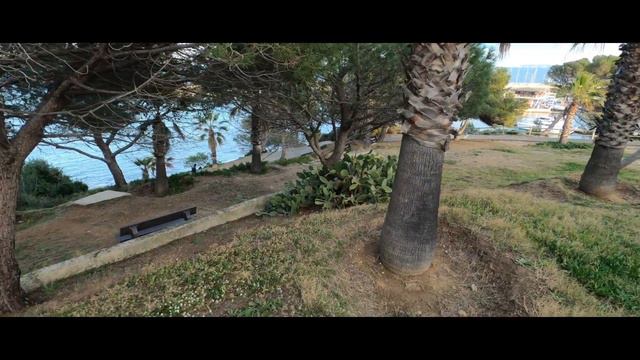 La Baie du Lavandou de la pointe du Gouron смотреть онлайн