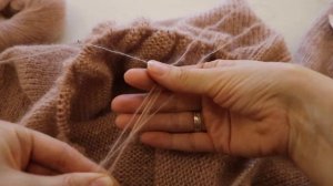 ЭТО РАБОТАЕТ ДЛЯ МОХЕРОВОЙ НИТИ при вязании ОТ ОДНОГО МОТКА В ТРИ НИТИ. БЕЗ УТОЛЩЕНИЙ и УЗЛОВ