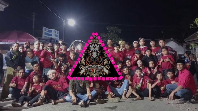 DJ BANTENGAN GANYENG VIRAL‼️ dj bantengan taman jurug sepesial perfom ( GEDRUK BUMI POTOK SEJATI) смотреть онлайн