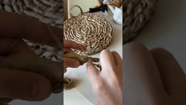 DIY | Поднос в стиле Farmhouse из картона и крафт бумаги на деревянных ножках смотреть онлайн