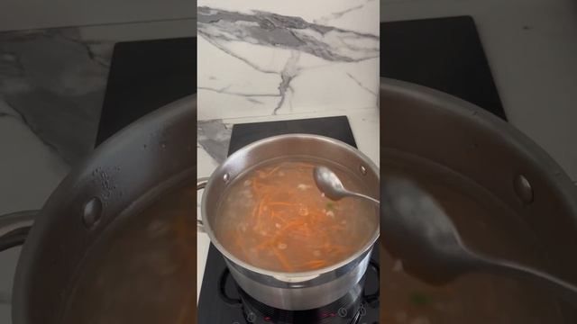 Быстрый куриный суп с яйцом.Когда мульти,тогда вкусно#мультикухня #вкуснаяеда#легкийсуп#куриныйсуп смотреть онлайн