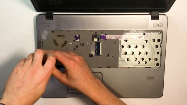 HP ProBook 455 G1 Разборка для чистки от пыли ноутбука смотреть онлайн
