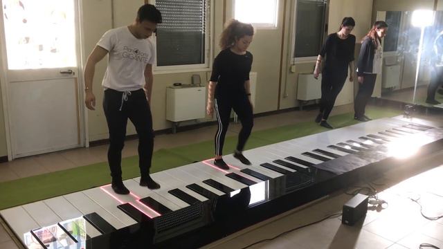 Monster Piano Acrobatics смотреть онлайн