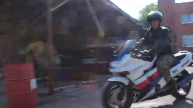 Клиент из Новочеркасска забирает Honda CBR 1000 F 2. Без пробега по России. WWW.MOTOBAZA.BIZ