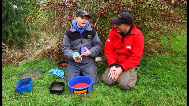 Fishing with balls of maggots using Stickymag and Horlicks смотреть онлайн