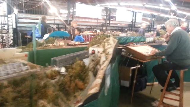 Модель поезда и миниатюрный город. Франция, Перпиньян смотреть онлайн