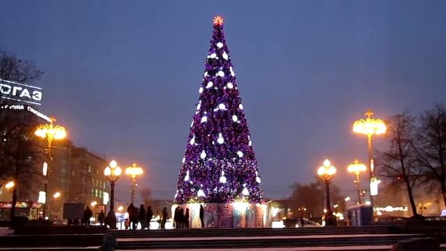 Ёлка в Новопушкинском сквере Москва. смотреть онлайн