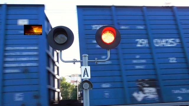 Грузовой поезд во главе с электровозом ВЛ80Т-706 смотреть онлайн