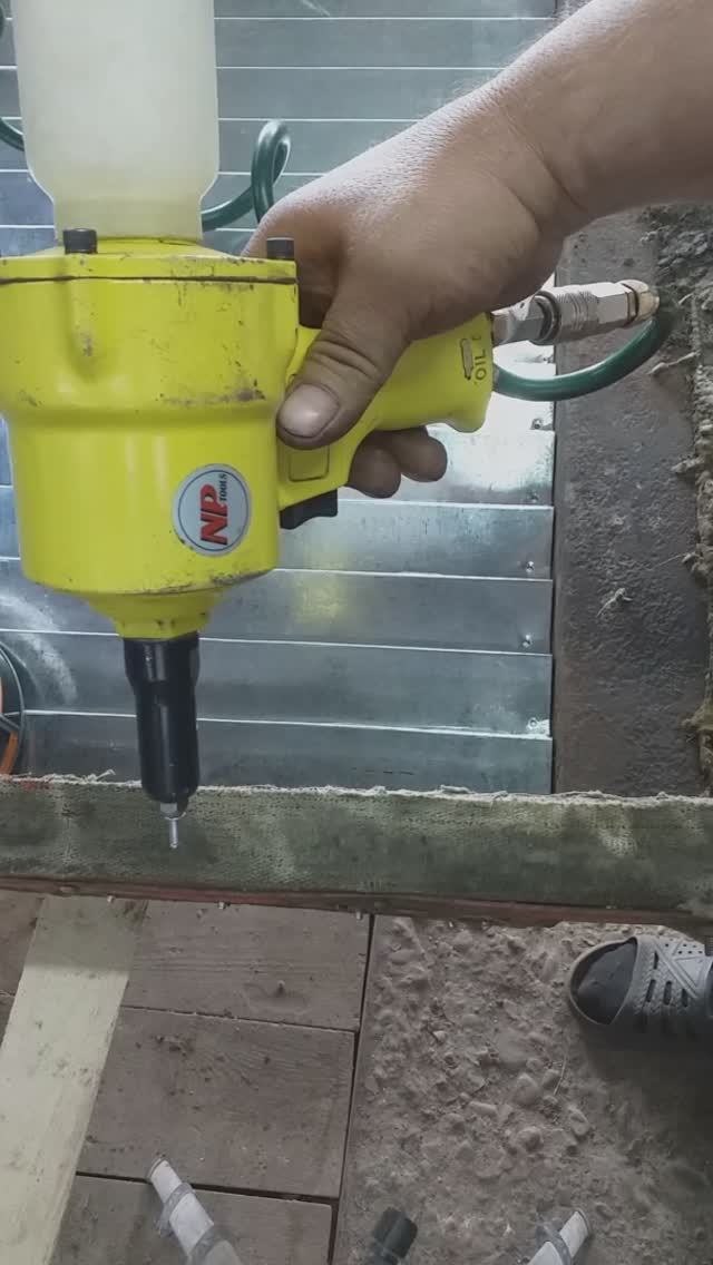 Пневматический заклёпочник смотреть онлайн