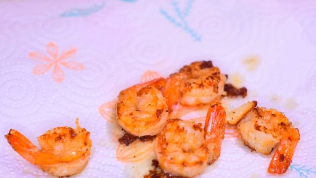 Wie man GARNELEN kocht! SUPER REZEPT! Gebratene Garnelen in Sojasauce mit Knoblauch смотреть онлайн