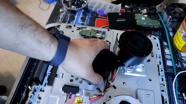 HP Pavilion 23 SSD Install смотреть онлайн